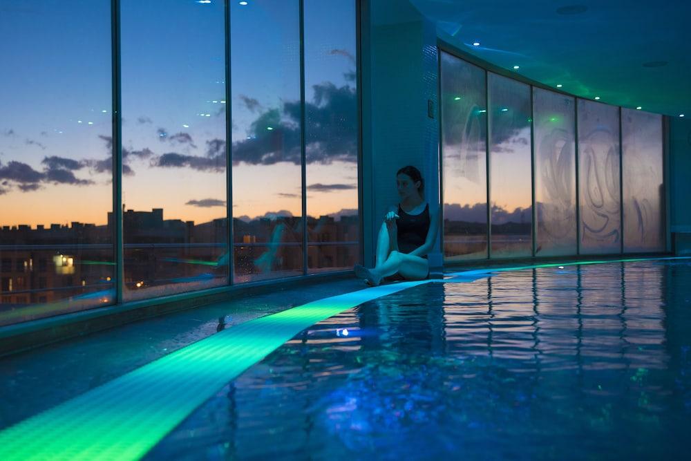 Gran Hotel Lakua Vitoria-Gasteiz Zewnętrze zdjęcie The Sky Pool