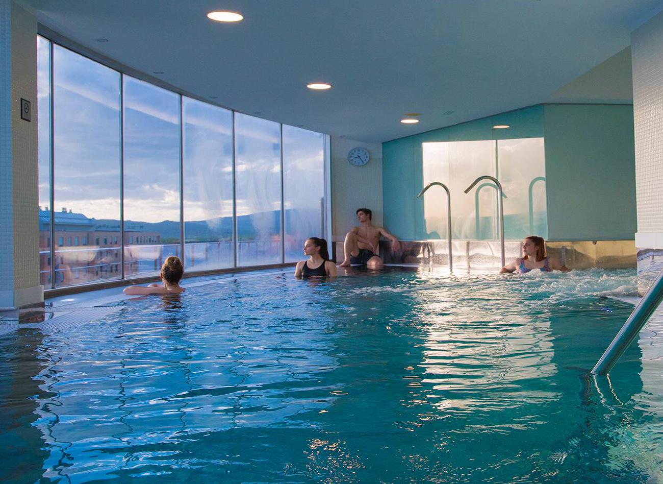 Gran Hotel Lakua Vitoria-Gasteiz Zewnętrze zdjęcie The thermal pool at the Grand Hotel