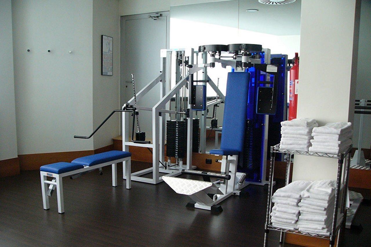 Gran Hotel Lakua Vitoria-Gasteiz Zewnętrze zdjęcie A leg press machine