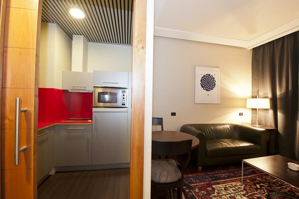 Gran Hotel Lakua Vitoria-Gasteiz Zewnętrze zdjęcie A studio apartment in London
