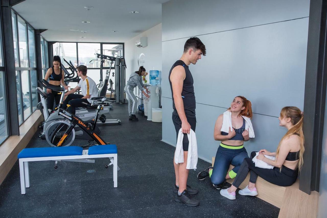 Gran Hotel Lakua Vitoria-Gasteiz Zewnętrze zdjęcie The gym at the University of Novi Sad